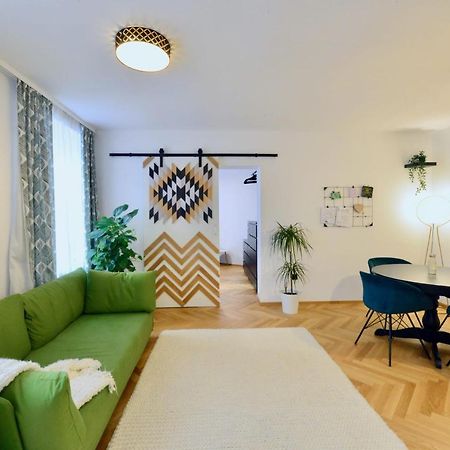 Apartamento Modern Flat With Parking Space Viena Exterior foto