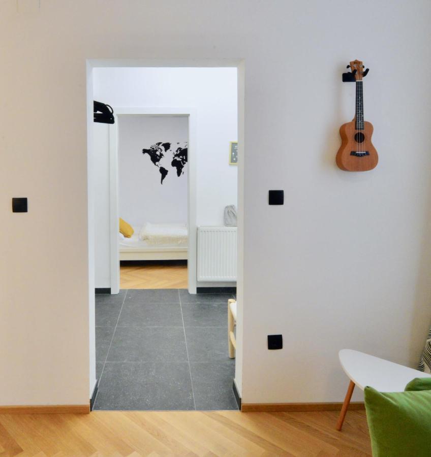 Apartamento Modern Flat With Parking Space Viena Exterior foto