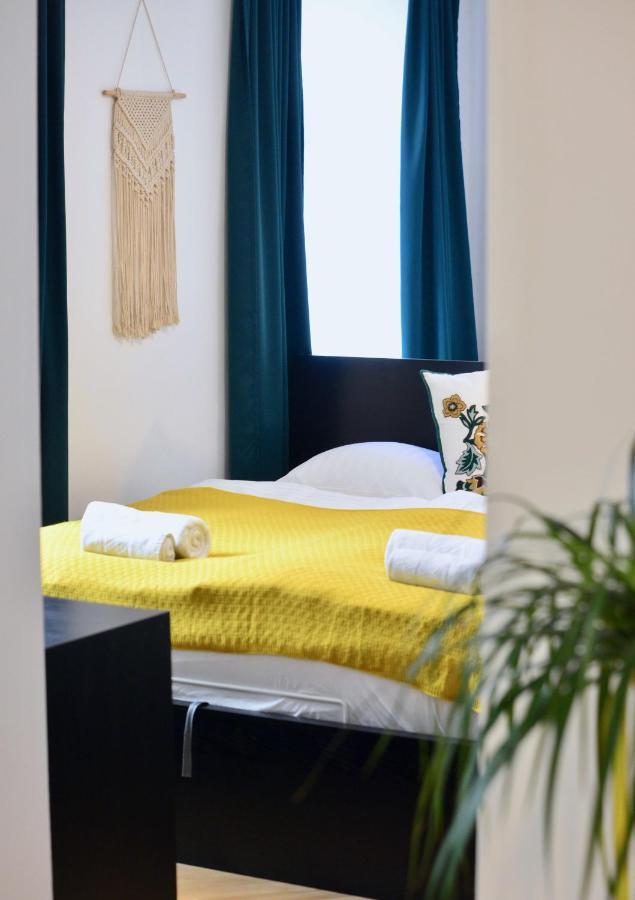 Apartamento Modern Flat With Parking Space Viena Exterior foto
