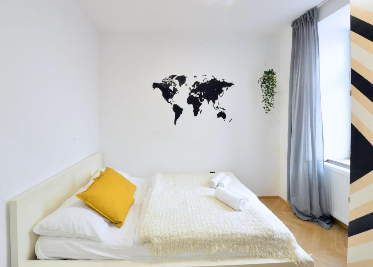 Apartamento Modern Flat With Parking Space Viena Exterior foto