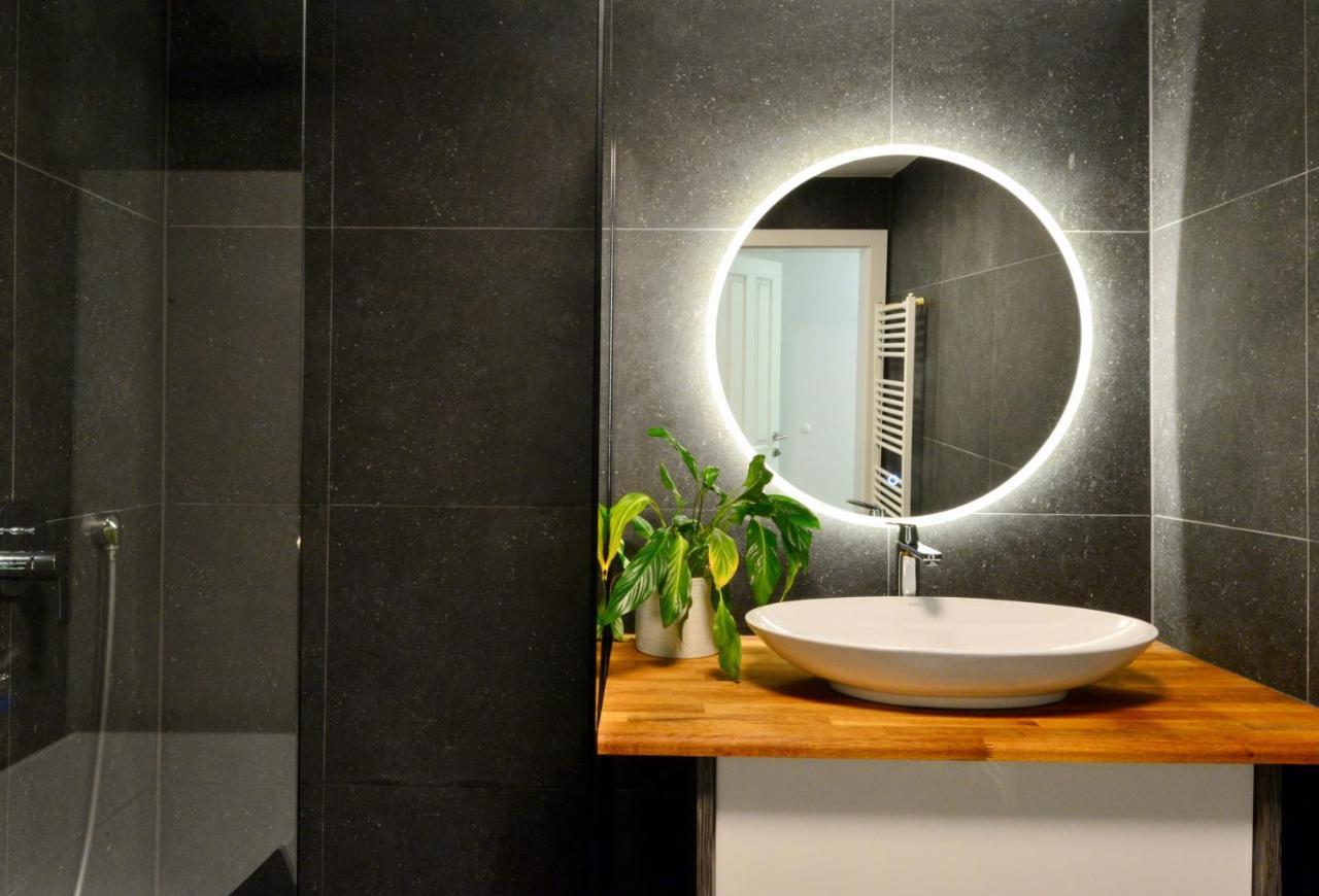 Apartamento Modern Flat With Parking Space Viena Exterior foto