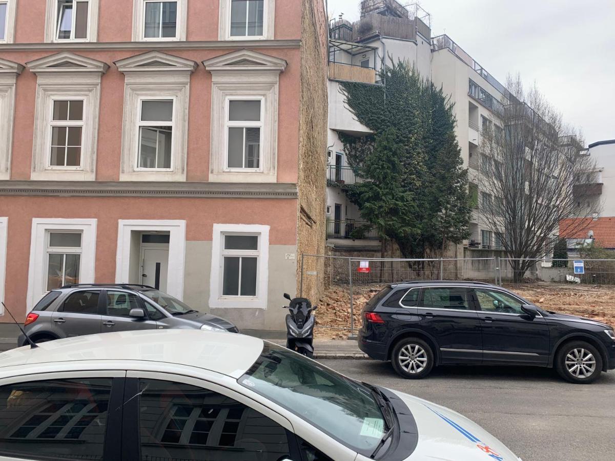 Apartamento Modern Flat With Parking Space Viena Exterior foto
